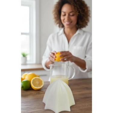 Imagem de Cone Espremedor Laranja Encaixe Meia Lua - Congratulations Store
