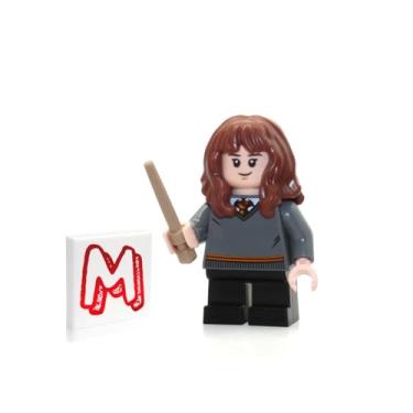 Imagem de LEGO 2018 Harry Potter Minifigure - Hermione (suéter Griffinório, com varinha) 75954