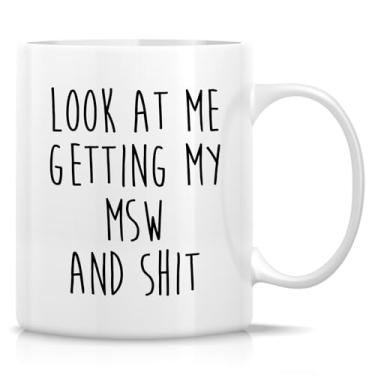 Imagem de Retreez Caneca engraçada de formatura Master of Social Work - Presente de formatura MSW - Xícara de café ou chá de cerâmica de 325 ml - Presente bem-humorado para graduados do MSW, assistentes sociais