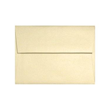 Imagem de Envelope de convite LUXPaper A1 em champanhe metálico de 80 lb para cartões de 3 1/2 x 4 7/8, envelopes impressos para convites, com descascar e prender, pacote com 50, tamanho da bolsa 3 5/8 x 5 1/8 (champanhe)