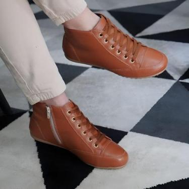 Imagem de Botinha Caramelo Feminina Rasteira Cano Curto Confortável e Prática Pa