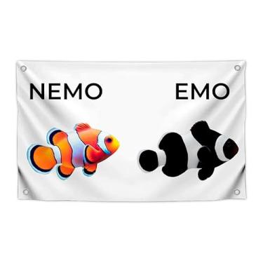 Imagem de Bandeiras engraçadas de peixe Nemo Emo com 4 ilhós de latão - pôster enorme de um lado para decoração de parede quarto adolescentes - Bandeira de tapeçaria infantil legal de poliéster para dormitório