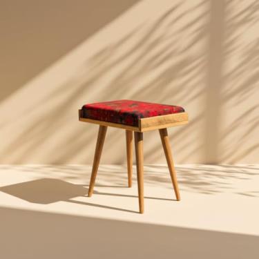 Imagem de Ultimate Premium Products Banqueta otomana de nogueira para sala de estar | Versátil como banco de piano | Banco ideal para quarto | Banco funcional para pés | Oriental