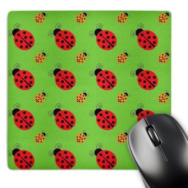 Imagem de 3Drose LLC Mouse pad 20,3 x 20,3 x 0,63 cm, vermelho e amarelo, insetos pequenos e grandes em um fundo verde (Mp_124560_1)