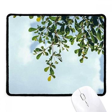 Imagem de Mouse pad Green Leaves Blue Sky com borda costurada, tapete de borracha para jogos