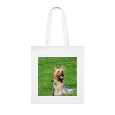 Imagem de Bolsa de viagem australiana Silky Terrier em um gramado de grama verde, presente de cachorro Terrier sedoso australiano, aniversário de cachorro terrier sedoso australiano bolsa reutilizável para cachorro Terrier sedoso australiano, Branco