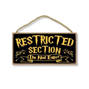 Imagem de Honey Dew Gifts Seção restrita Do Not Enter, 25,4 cm x 12,7 cm Placa de entrada privada pendurada, decoração, arte de parede, placa de aluguel de férias, decoração de casa, 754868