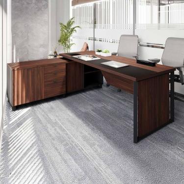 Imagem de Mesa de Escritório Executiva 200cm com Armário Lateral e Caixa de Tomadas Corporate Louro Preto/Preto