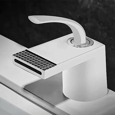 Imagem de Torneira de banheiro dourada branca Cachoeira de bronze Torneira de banheiro Torneira de lavatório Torneira montada no convés Quente e frio, SLT179, lasca branca