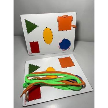 Imagem de Brinquedo Educativo Montessori, Tábua de Alinhavo com Formas Geométricas, Cordões Coloridos, Placa Branca, para Crianças 3+ Anos