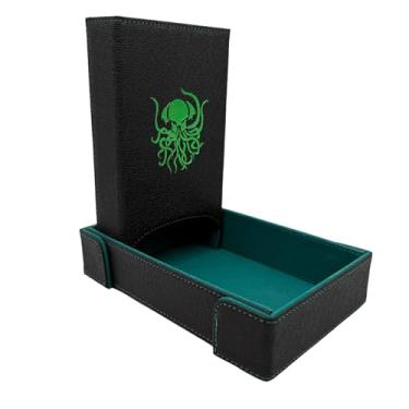 Imagem de Norse Foundry Conjunto de bandeja de dados e torre Green Cthulhu – Acabamento luxuoso de couro seguro de veludo – Acessório de jogos RPG para aventuras de mesa – Rolos controlados e design de terror