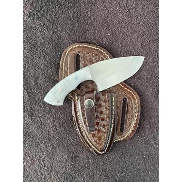 Imagem de Faca Mini Campeira 1 Muladeira com desenho de mula, 15 cm Total, Lâmina em aço Inox 8 cm, Cabo em Madeira Muirapiranga 7cm , Bainha em Couro, Acessivel Tamanho Ideal, Corte Preciso, Pesca, Caça, Churrasco (Branco Lisa)