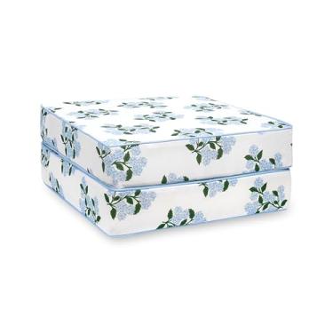 Imagem de Hofdeco Premium Conjunto de 2 capas de almofada de assento costeiro para ambientes internos e externos, 50,8 x 50,8 x 10,2 cm, repelente de água para quintal, sofá, estampa azul bebê flor de hortênsia