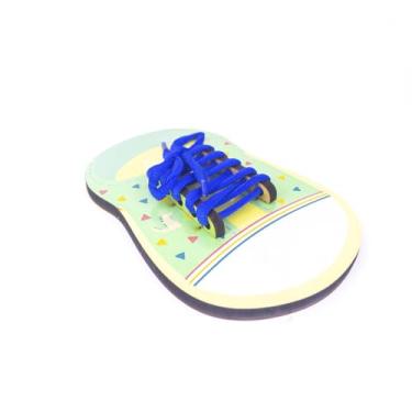 Imagem de Brinquedo Educativo de Alinhavo, Tênis de Madeira com Cordão Azul, Pedagógico para Crianças