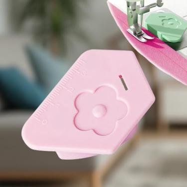 Imagem de 1 guia de costura universal para máquina de costura – ferramenta de alinhamento de costura ajustável com marcações de medição – acessório essencial para estofamento e confecção de roupas (rosa)