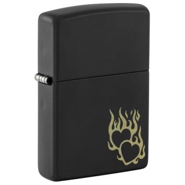 Imagem de Zippo Isqueiro de bolso preto fosco com design de coração de fogo