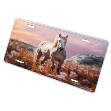 Imagem de Cavalo com crina longa em flores de tremoço ao pôr do sol capa de placa de licença de design elegante - etiqueta de carro de alumínio artística, à prova de ferrugem, design exclusivo novidade - 15 x