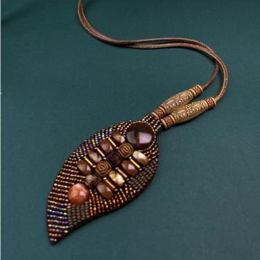 Imagem de Colar estilo étnico boêmio, pingente nepalês com franjas, exótico, vestido longo, suéter, corrente, moda retrô, one size, Couro sintético, Sem Pedra Preciosa