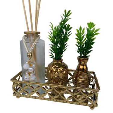 Imagem de Bandeja, difusor de vidro e dois mini vasos de cerâmica