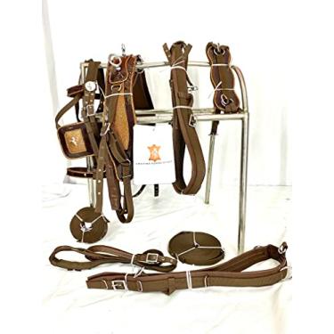 Imagem de AMAZING HORSE STUFF Arnês unissex de nylon para dirigir a cavalo com patch de designer | tachas de estátua de cavalo dourado em piscas | Patente sintética marrom na sela e no freio | (marrom) (pônei)