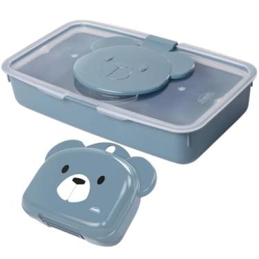 Imagem de Conjunto Infantil Porta Lenço Umedecido de Plástico com Fechamento Hermético de Borracha e Sistema de Abertura Facilitado + Saboneteira Infantil de Viagem com Tampa Basculante, Fechamento de Pressão e Alça de Transporte - Ambos na cor Azul com decoração Urso