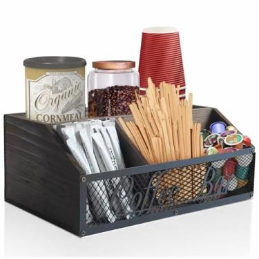 Imagem de DearyHome Organizador de estação de café – Cesta de armazenamento de bancada de malha rústica de madeira e metal para cápsulas, K-Cups, saquinhos de chá, cozinha de fazenda, acessórios de cafeteria de