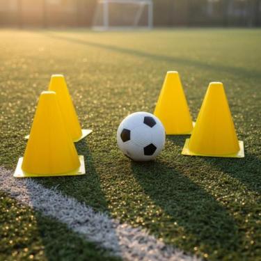 Imagem de Kit 4 Cones com Bola Infantil Atividades Físicas Campo Coordenação Mot