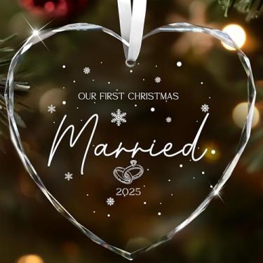 Imagem de SWITHOM Enfeite de casamento de primeiro Natal 2025, coração de cerâmica branca, 8 cm de diâmetro, design frente e verso com flocos de neve, lembrança decorativa pendurada com fita para exibição de