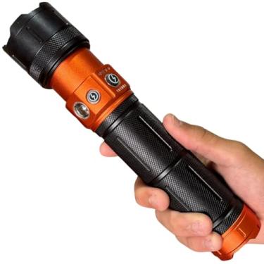 Imagem de Lanterna Tática Laser Super Potente 2000m Alcance Zoom Ajustável 4 Cores de Luz LED Recarregável USB-C Bateria Longa Duração Display Digital Ideal para Caça Pesca Camping e Segurança Patrimonial