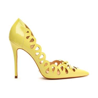 Imagem de Scarpin Couro Amarelo Salto Alto Cecconello 2483003-1