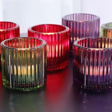 Imagem de VOHO Castiçais votivos de 3 cores para decoração de Páscoa, 6 peças de castiçais grandes para velas de chá votivas, suporte de vela de luz de chá canelado, presentes de vidro para Halloween/Ação de