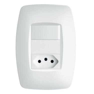 Imagem de Conjunto Interruptor Simples + Tomada 2P+T 10A 250 Volts Elegance - 2260 - FAME