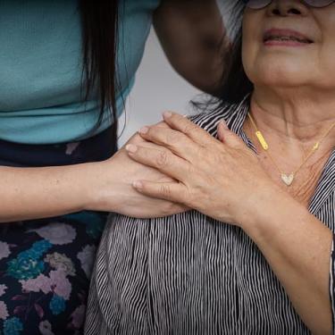 Imagem de Colar com pingente de amor, pingente de coração de impressão digital para mulheres, colar de coração de zircônia cúbica, joia de dia das mães, melhor presente de irmã, colar de família de ano novo