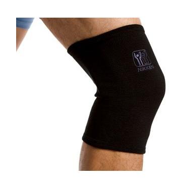 Imagem de Nikken 1 Joelheira preta média de compressão de manga (1824) – ACL Brace – Melhor suporte de joelho para alívio de dor e recuperação do menisco, basquete de levantamento de peso de corrida – Joelheira para mulheres e homens