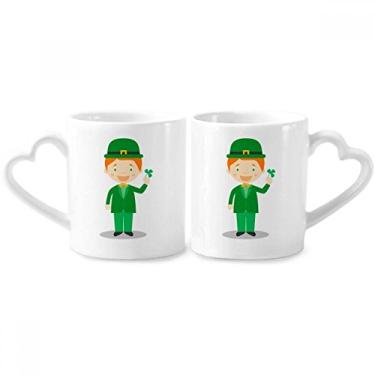 Imagem de Conjunto de canecas de porcelana para casais de desenho animado da Irlanda Green Suit com alça de coração