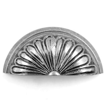 Imagem de JETLAND Puxadores de copo para armário - pacote com 4, padrão de pétala de prata envelhecida, centros de orifício de 7,6 cm, puxadores vintage para mesa de cabeceira de cômoda de gaveta, CP0813OS076