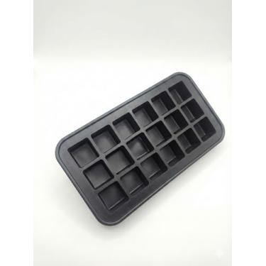 Imagem de Forma de Gelo em Silicone com 18 Cubos, Base Flexível Fácil de Soltar, 19x11x2 cm (Preta)