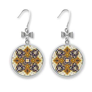 Imagem de Brinco de flor com padrão moderno de repetição de folhas, gancho perfurado