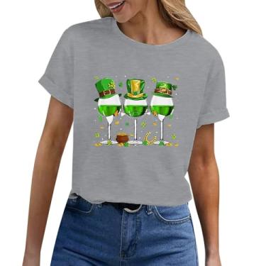 Imagem de PKDong Camisetas femininas do Dia de São Patrício com estampa divertida de taça de vinho gola redonda manga curta Lucky Shamrock verde chapéu tops, Z01 Cinza, P