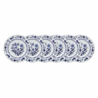 Imagem de Estojo com 6 Pratos Fundos. Modelo Redondo com Relevo Pomerode. Decoração Cebolinha. Fabricado pela Porcelana Schmidt.