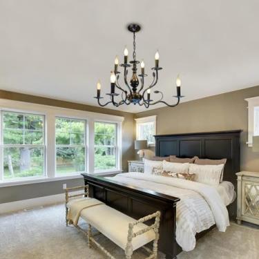 Imagem de Lustre pendente estilo francês campestre com 6 luzes, na cor preta, com design de vela. Luminária pendente vintage de metal para teto, ideal para mesa de jantar, ilha, cozinha e sala de esta