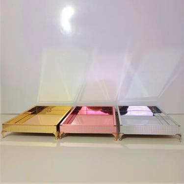 Imagem de Bandeja espelhada decorativa com pés - Fábrica de Utilidades, dourada