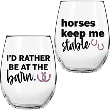 Imagem de Presentes de cavalo para amantes de cavalos - "Horses Keep Me Stable" "I'd Rather Be At The Barn" 482 g 2 peças conjunto de taças de vinho sem haste, colorido - presentes engraçados de cavalo para