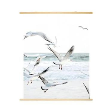 Imagem de Pintura Em Rolo De Madeira Com Cena De Praia: Gaivota, Árvore, Ponte E