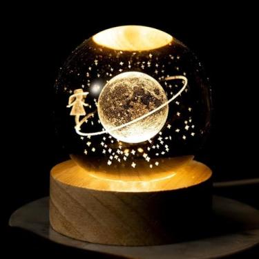 Imagem de Luminária de Mesa LED Bola de Cristal 3D Luminária de Lua - Astronauta, Saturno, Space -Bola LED Decorativa, para Quarto. Ideal como Luminária de Mesa Infantil ou Presente (Menina e Planeta)