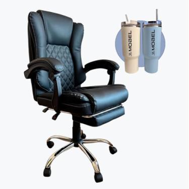 Imagem de Cadeira de Escritório Presidente Ergonômica, Couro Preto, Encosto Acolchoado, Base Cromada, com Apoio para Pés