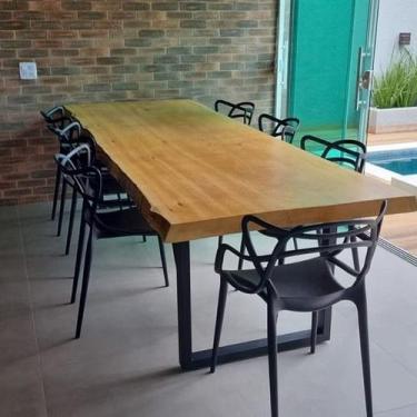 Imagem de Mesa de Tronco com Bordas Orgânicas Cor Natural com Pés em Aço Carbono