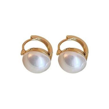 Imagem de DIAMANTIO Brincos de argola banhados a ouro 18K com imitação de pérola – Brincos de argola redondos clássicos para mulheres