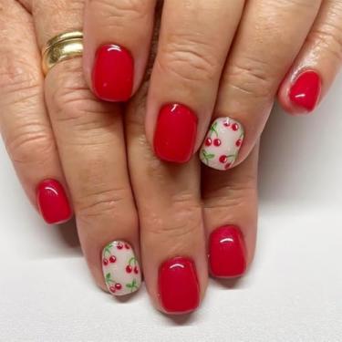 Imagem de Unhas postiças curtas quadradas vermelhas com simples Cherry Desien cobertura completa cola acrílica falsa em bastão para mulheres, 24 peças