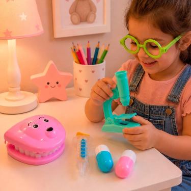 Imagem de Kit Brinquedo Infantil Doutor Dentista Médico com 6 Peças Óculos Seringa Microscópio Rosa